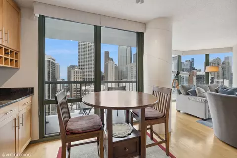 111 W Maple St #1802, Chicago, IL 60610 photo 3