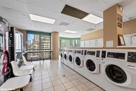 111 W Maple St #1802, Chicago, IL 60610 photo 23