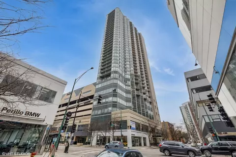 111 W Maple St #1802, Chicago, IL 60610