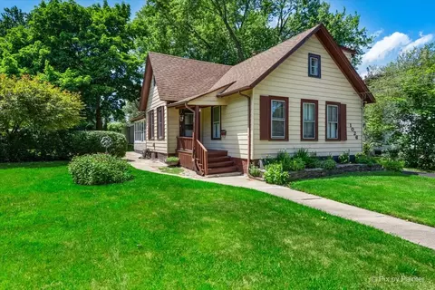 Exterior - 1026 Logan Ave, Elgin, IL 60120 photo 2 of 10