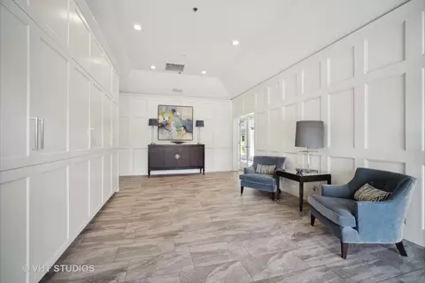 Entry Way - 932 Edgebrook Ln, Northbrook, IL 60062 photo 3 of 3