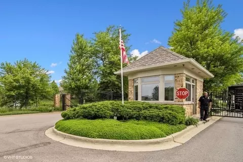 View/Area - 932 Edgebrook Ln, Northbrook, IL 60062 photo 1 of 2