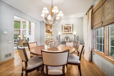 Dining - 932 Edgebrook Ln, Northbrook, IL 60062 photo 3 of 5