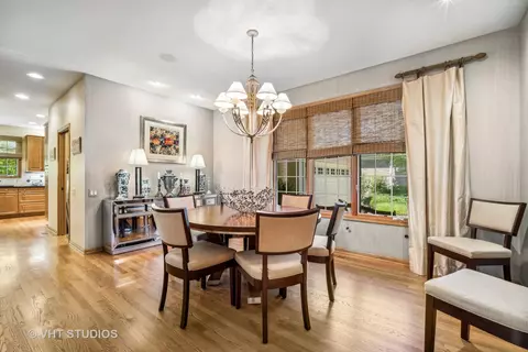Dining - 932 Edgebrook Ln, Northbrook, IL 60062 photo 4 of 5