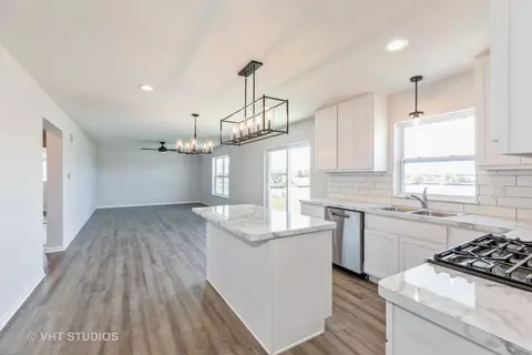 1384 Clifton Ave, Beecher, IL 60401 photo 4