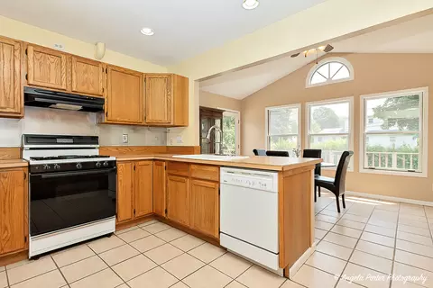 6604 Pheasant Trl, Cary, IL 60013 photo 9