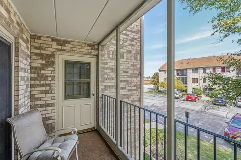 Exterior - 6845 Forestview Dr #2D, Oak Forest, IL 60452 photo 4 of 17