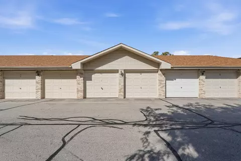 Exterior - 6845 Forestview Dr #2D, Oak Forest, IL 60452 photo 7 of 17