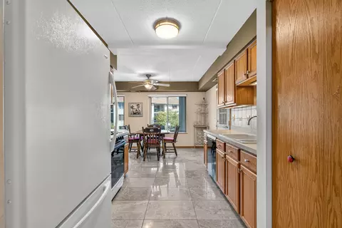 Kitchen - 6845 Forestview Dr #2D, Oak Forest, IL 60452 photo 5 of 8