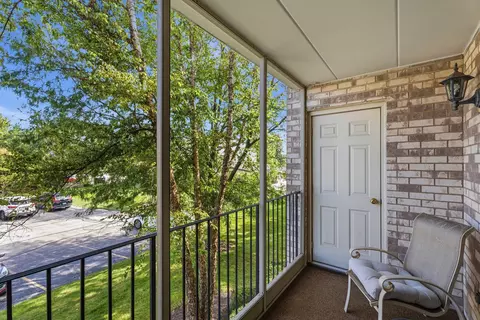 Exterior - 6845 Forestview Dr #2D, Oak Forest, IL 60452 photo 3 of 17