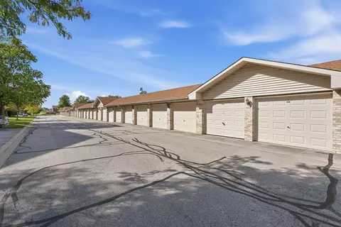 Exterior - 6845 Forestview Dr #2D, Oak Forest, IL 60452 photo 9 of 17