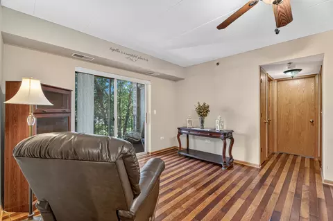 Living - 6845 Forestview Dr #2D, Oak Forest, IL 60452 photo 3 of 11