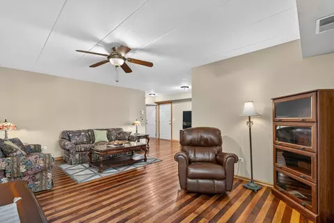 Living - 6845 Forestview Dr #2D, Oak Forest, IL 60452 photo 4 of 11