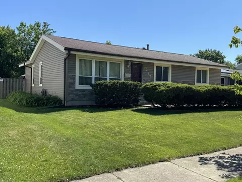 1277 Appletree Ln, Aurora, IL 60506