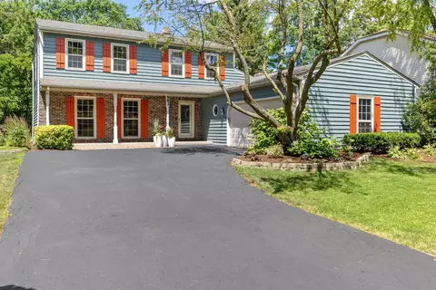 983 Creekside Cir, Naperville, IL 60563