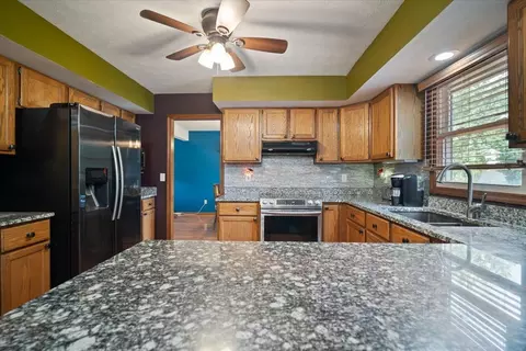400 Park Place Dr, Normal, IL 61761 photo 12