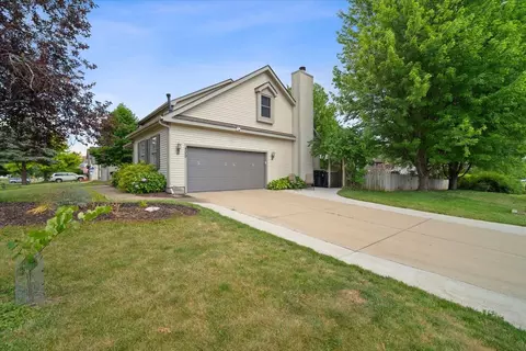 400 Park Place Dr, Normal, IL 61761 photo 3