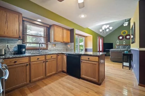 400 Park Place Dr, Normal, IL 61761 photo 10