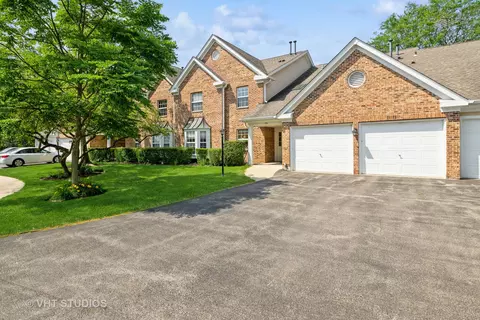 32 Ashburn Ct #V1, Schaumburg, IL 60193