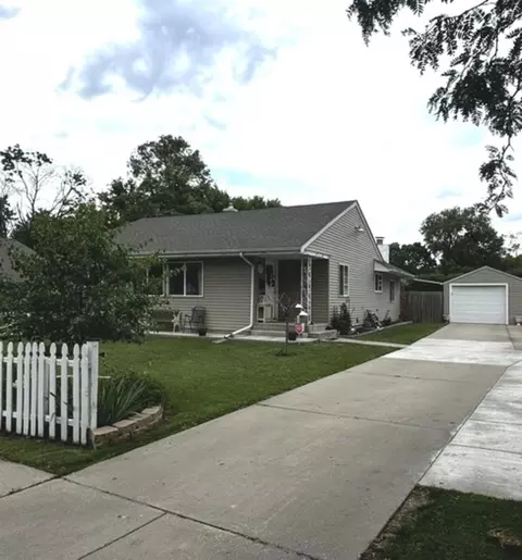 3214 Dartmouth Dr, Rockford, IL 61103