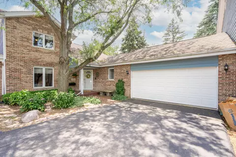 17219 Lakebrook Dr, Orland Park, IL 60467