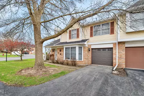 10129 Cambridge Dr #G, Mokena, IL 60448