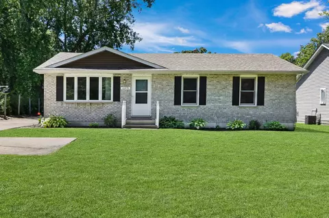 10435 W York House Rd, Beach Park, IL 60087
