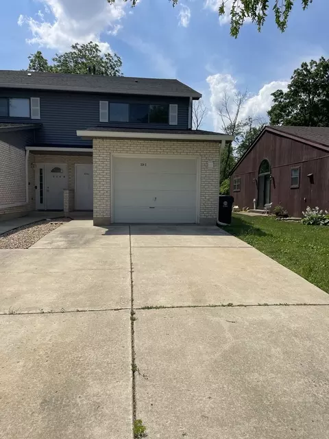 324 Brookdale Dr #C, Bloomingdale, IL 60108