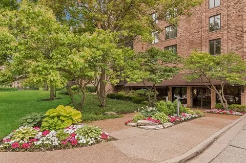 3900 Mission Hills Rd #502, Northbrook, IL 60062