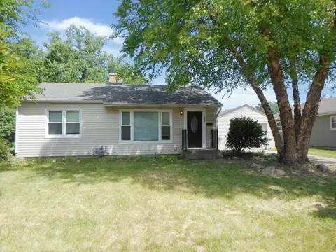 465 Marguerite St, Elgin, IL 60123