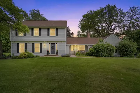 438 Meadowrue Ln, Batavia, IL 60510