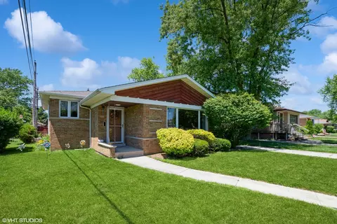 10132 Maple Ave, Oak Lawn, IL 60453