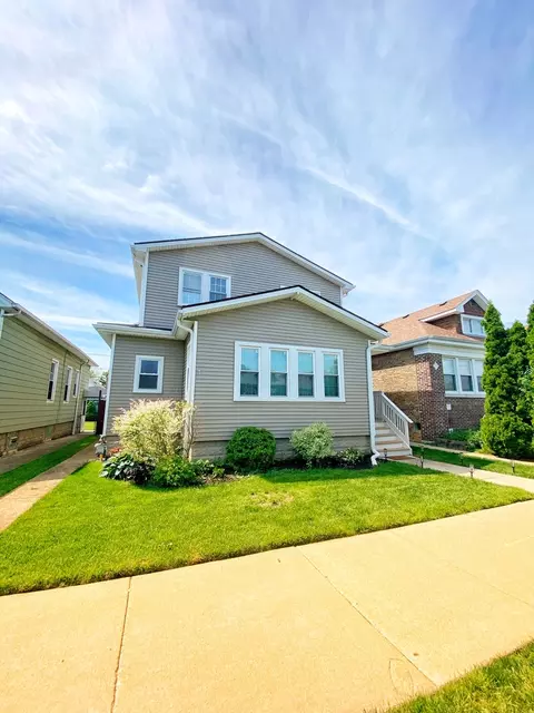 5709 W Henderson St, Chicago, IL 60634