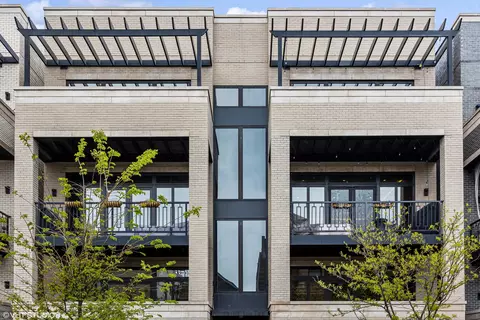1346 W Walton St #2E, Chicago, IL 60642