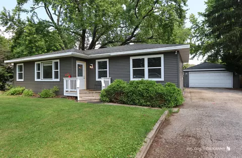 7818 Highview Dr, Wonder Lake, IL 60097