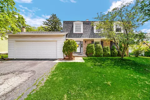 841 Oakwood Dr, Westmont, IL 60559