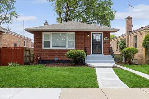 3753 W 82nd St, Chicago, IL 60652