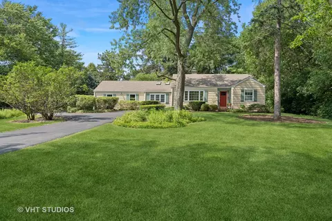 146 Roslyn Rd, Barrington, IL 60010