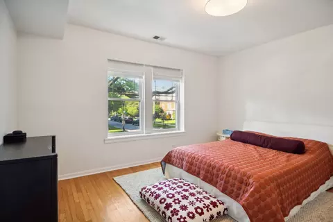 Bedroom - 802 Dobson St #1, Evanston, IL 60202 photo 1 of 5