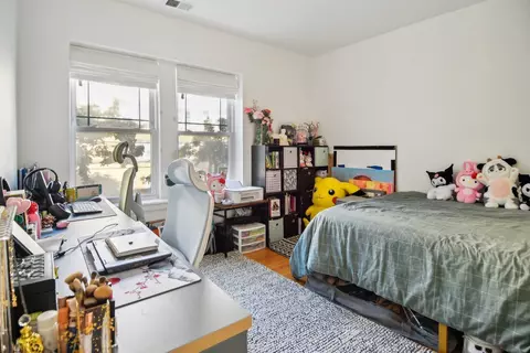 Bedroom - 802 Dobson St #1, Evanston, IL 60202 photo 4 of 5