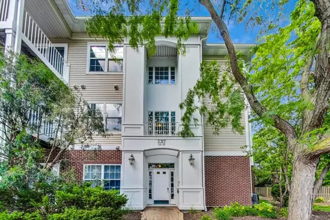 3317 Stratford Ct #2D, Lake Bluff, IL 60044