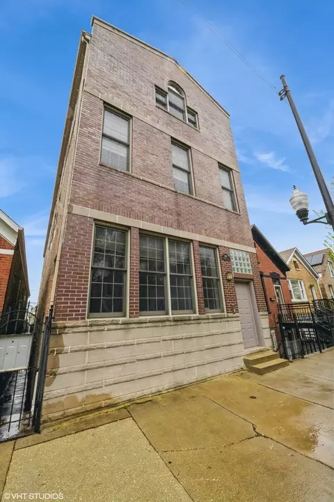 2141 W 18th St #3, Chicago, IL 60608