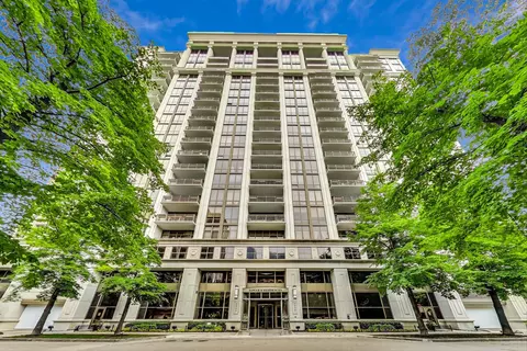 1335 S Prairie Ave #907, Chicago, IL 60605