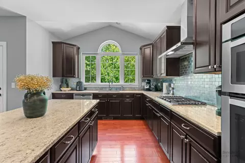 3666 Open Pkwy, Elgin, IL 60124 photo 9