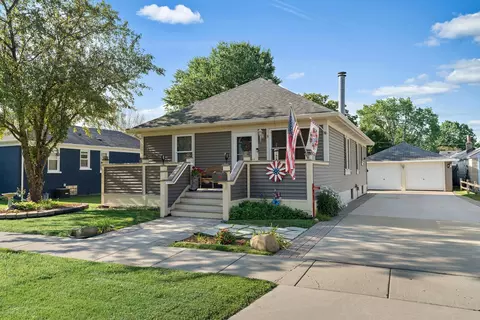 439 Illinois St, East Dundee, IL 60118