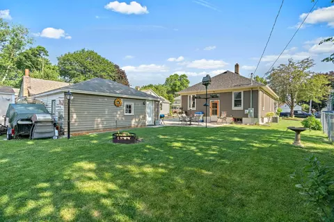Exterior - 439 Illinois St, East Dundee, IL 60118 photo 4 of 7