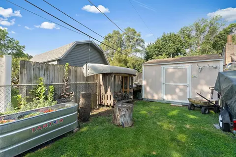 Exterior - 439 Illinois St, East Dundee, IL 60118 photo 3 of 7