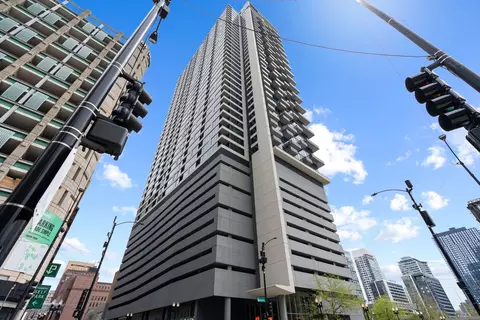 235 W Van Buren St #4412, Chicago, IL 60607