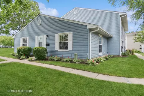 1601 Woodcutter Ln #A, Wheaton, IL 60189