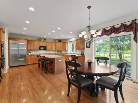 Dining - 1640 Stone Ridge Ln, Algonquin, IL 60102 photo 1 of 2